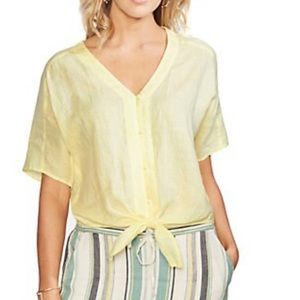 Vince Camuto Tie Front Linen Top. Size large.